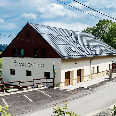 Penzion Valentino Bedrichov  Luaran gambar